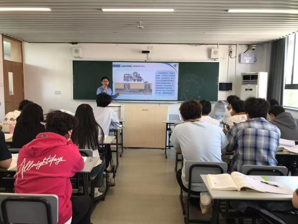 前沿技(jì)術(shù)進課堂  校(xiào)企合作(zuò)譜新章(zhāng)